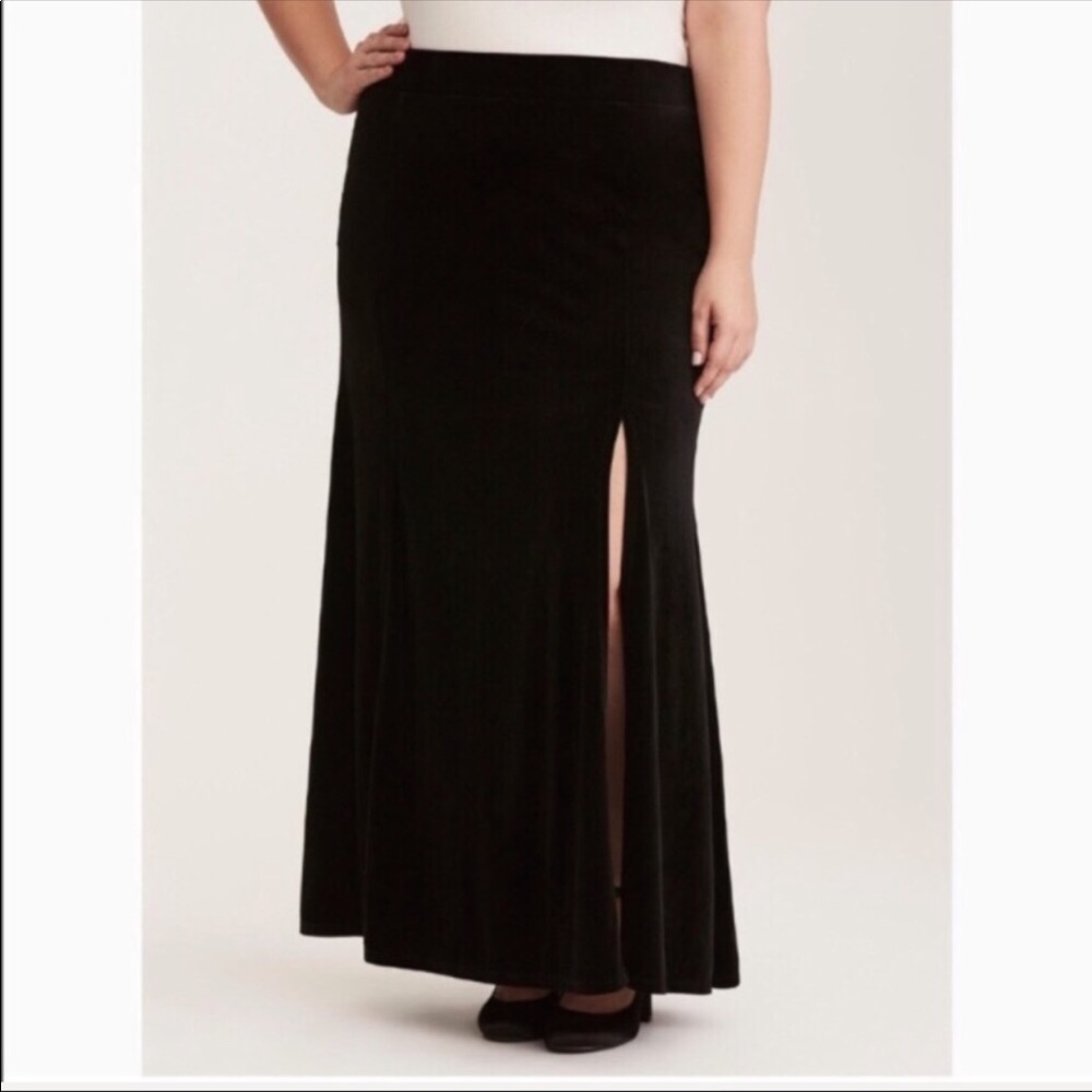 Torrid sz 2 Velvet Side-Split Maxi Skirt Black